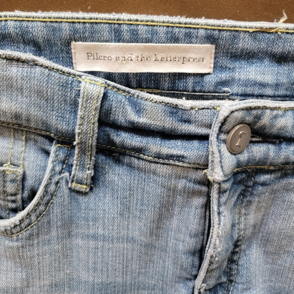 Anthro Pilcro and the Letterpress Cropped Denim Tasseled Print Hem size 28 - Picture 4 of 5